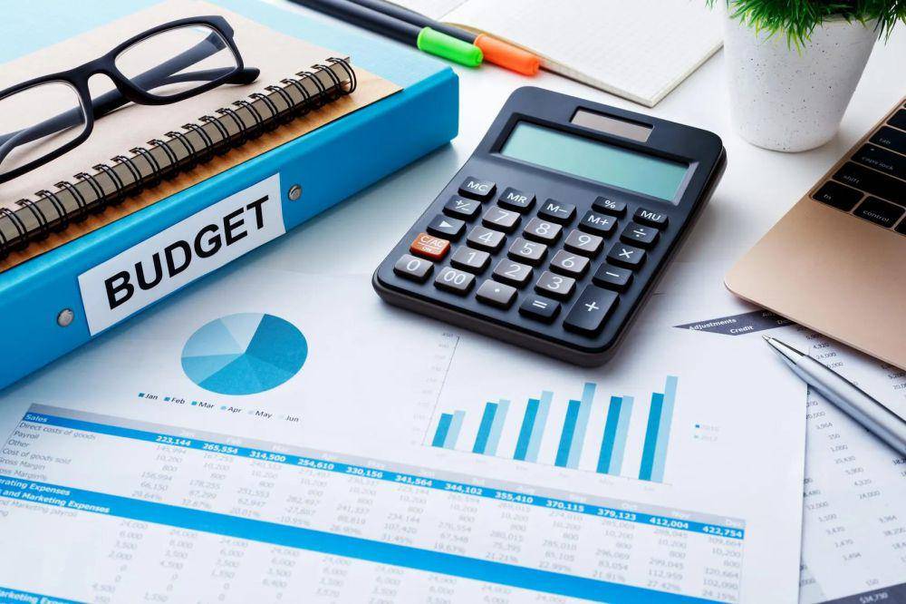 Ilustrasi membuat budgeting (allbusinsess.com)