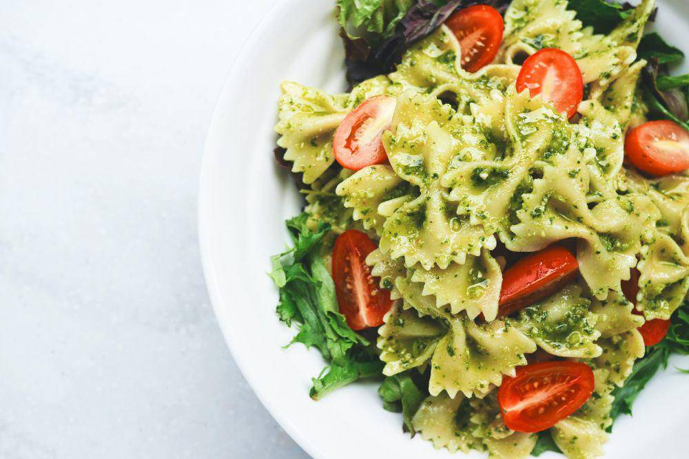 ilustrasi pasta bayam (unsplash.com/Eaters Collective)