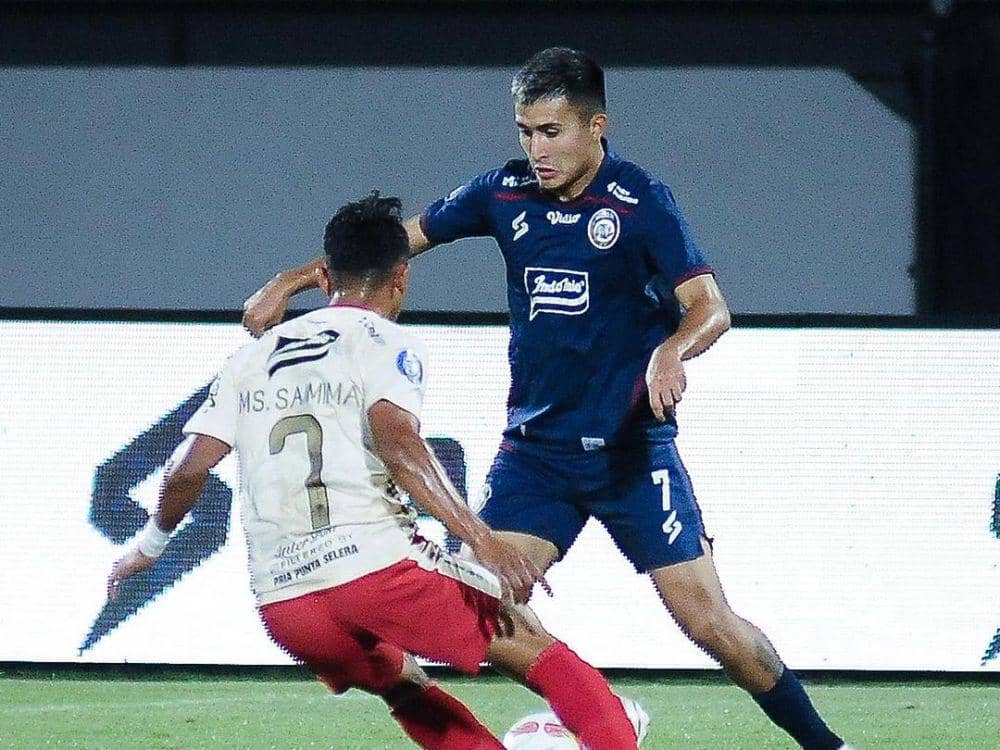 Arema FC saat menghadapi Bali United pada putaran pertama di Liga 1 Indonesia 2023/2024. (instagram.com/aremafcofficial)