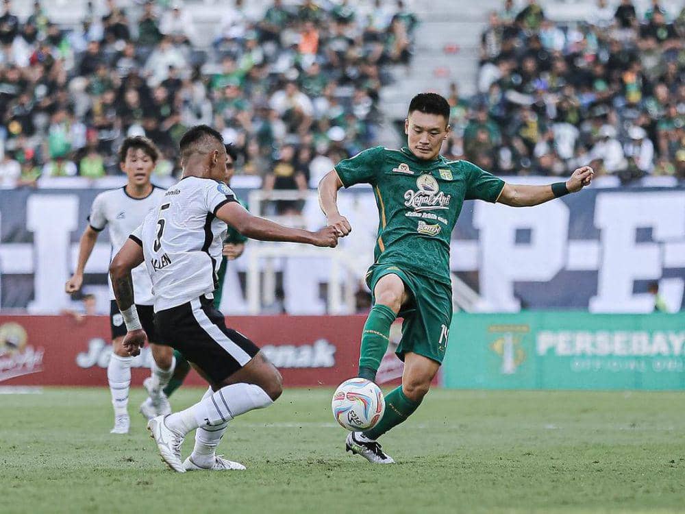 Persebaya Surabaya saat menghadapi RANS Nusantara pada putaran pertama di Liga 1 Indonesia 2023/2024. (instagram.com/officialpersebaya)