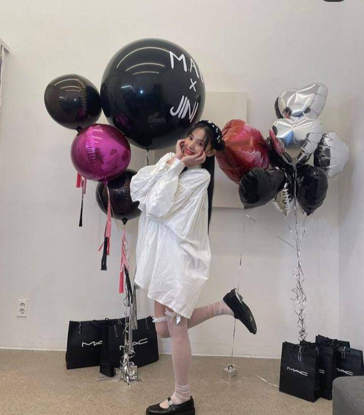 Potret OOTD ala Jini (instagram.com/jiniyxxn)
