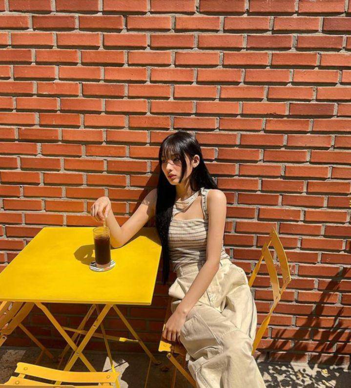 Potret OOTD ala Jini (instagram.com/jiniyxxn)