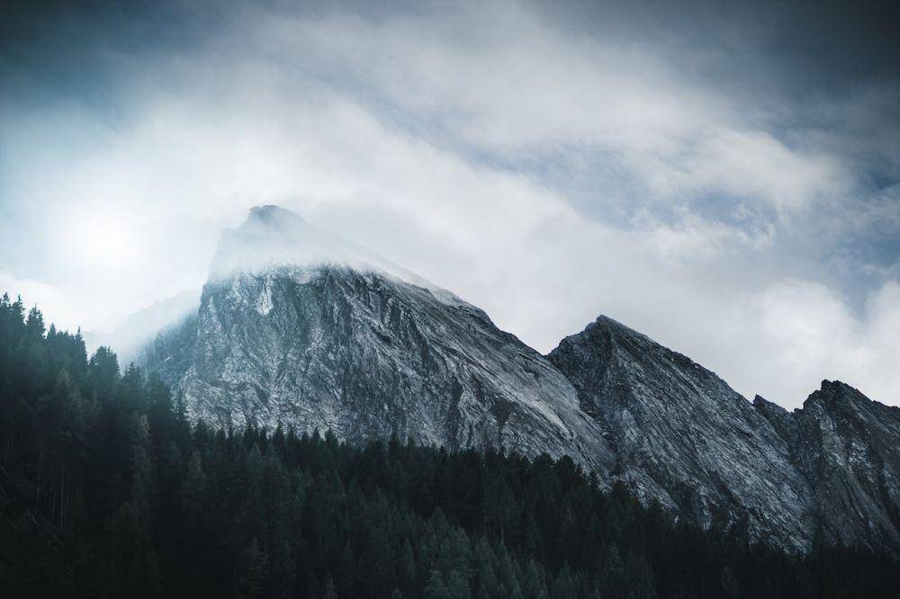 ilustrasi gunung (pexels.com/cmonphotography)