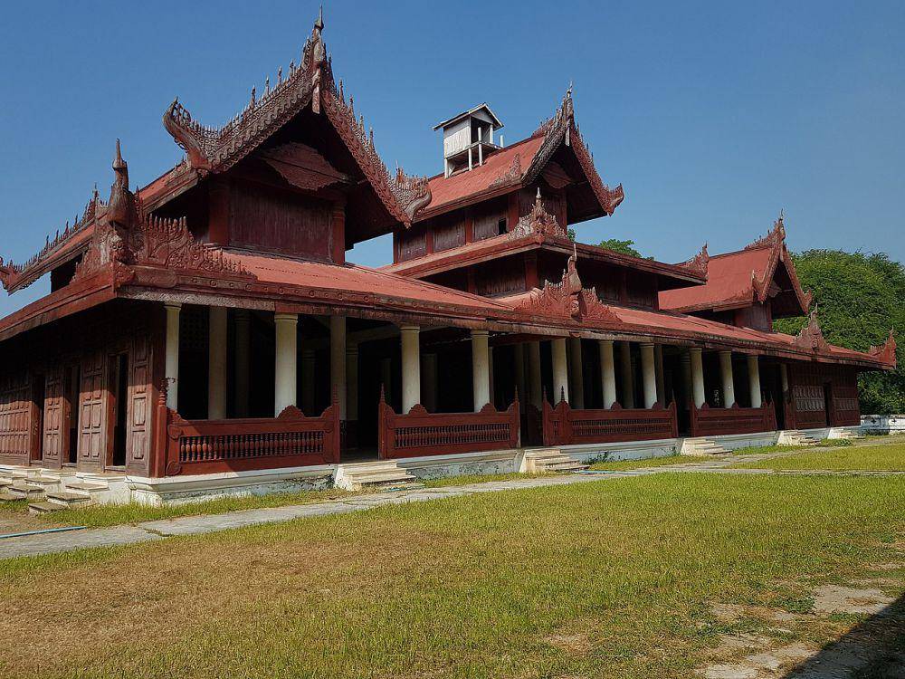 Mandalay Palace (commons.wikimedia.org/Kantabon)