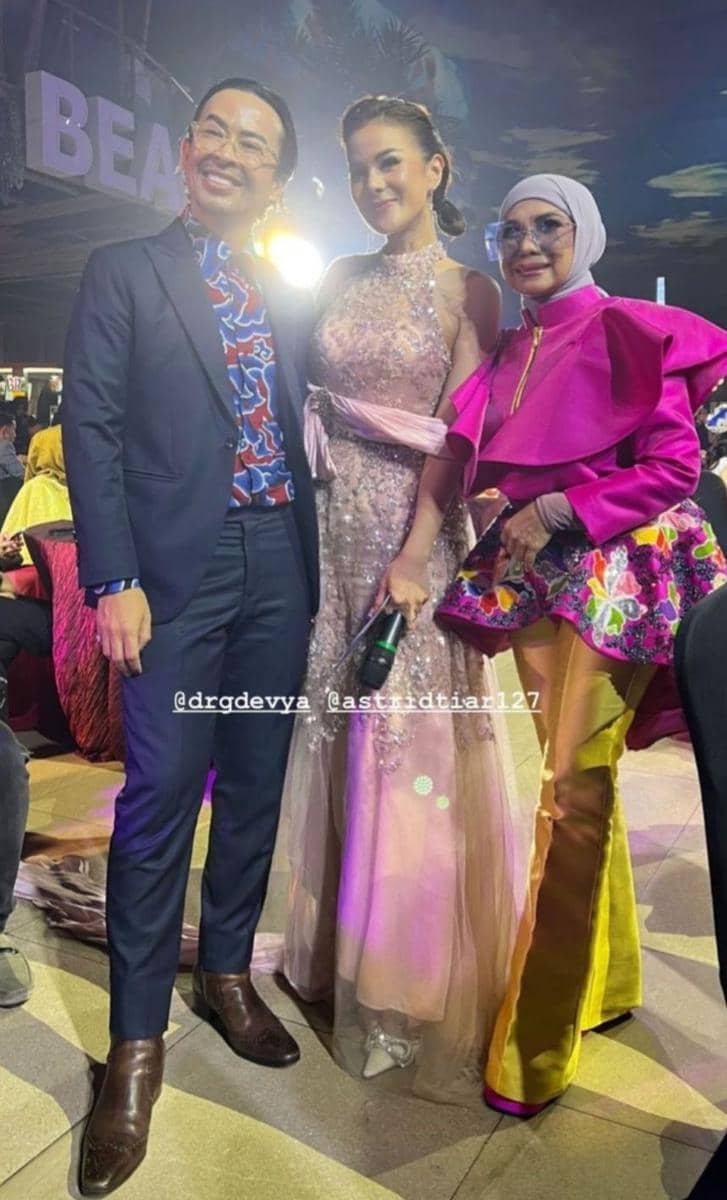 Astrid Tiar (instagram.com/davehendrick)