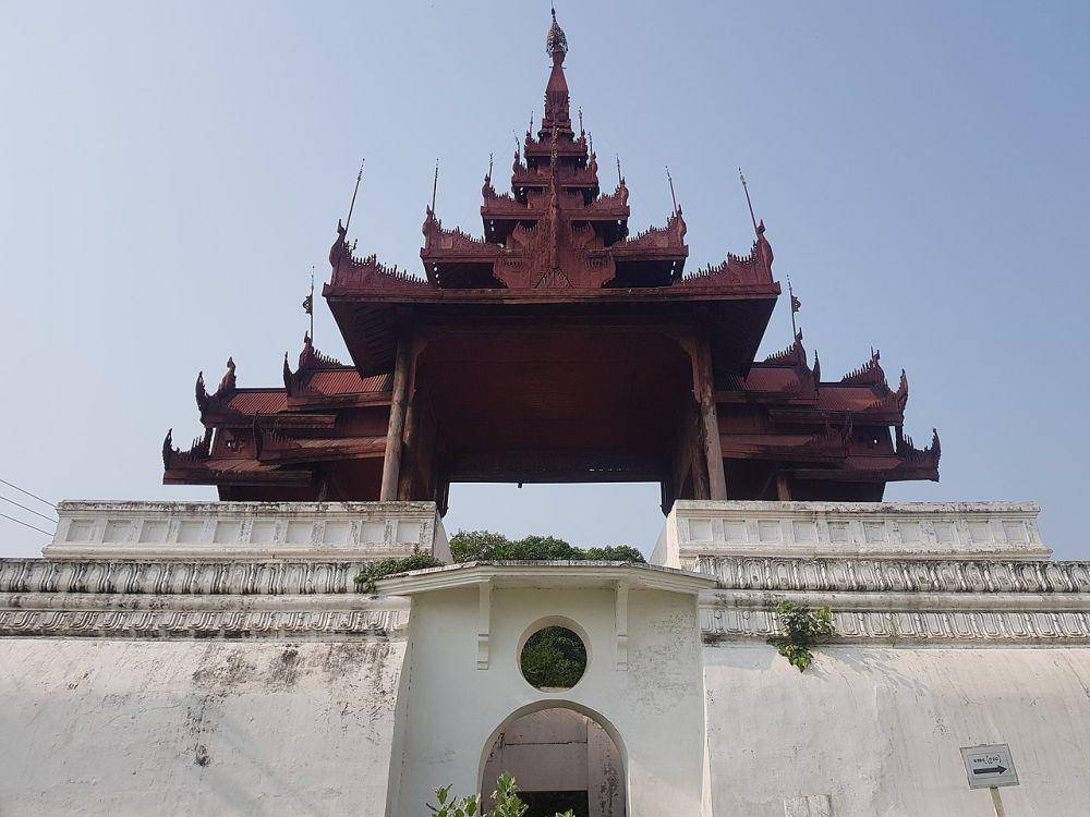 Mandalay Palace (commons.wikimedia.org/Kantabon)