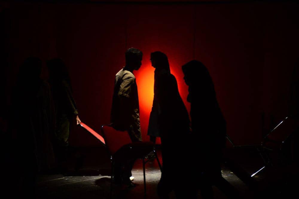 Pementasan teater sepuluh penyandang disabilitas di Gedung Kesenian Sulsel Societet de Harmonie di Makassar, Jumat malam (28/7/2023). (Dok. Istimewa)