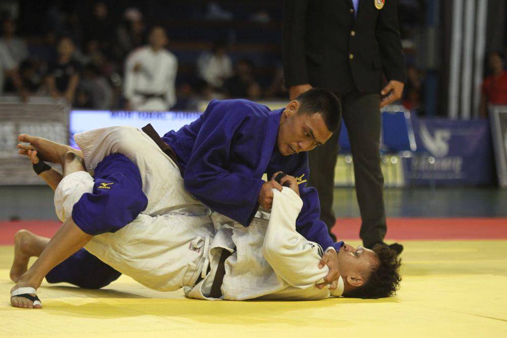Nicholas Abednego Marbun saat berlaga di final Kejurnas judo pelajar dan mahasiswa di Gymnasium UPI Bandung (Dok.PJSI Sumut)