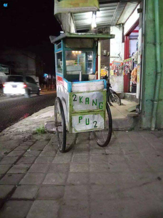 potret gimik penjual keliling (twitter.com/askrlfess)