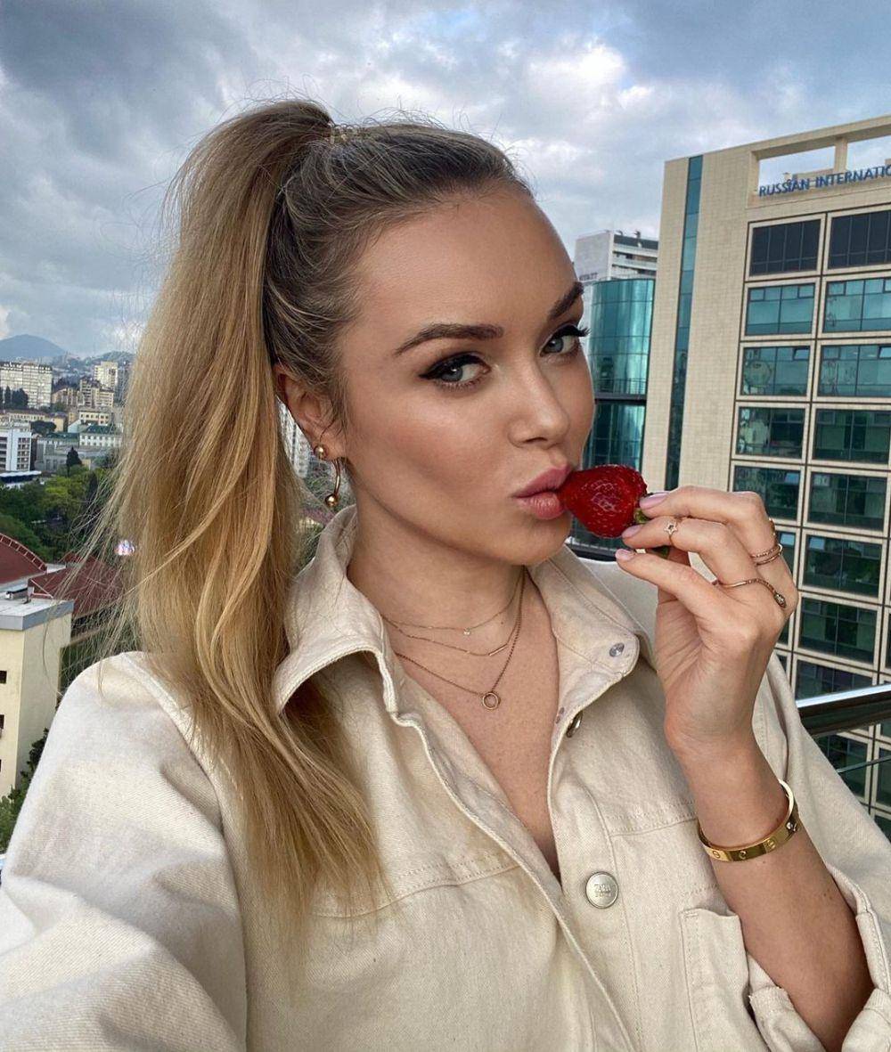 Ksenia Sukhinova (instagram.com/kseniasukhinova)