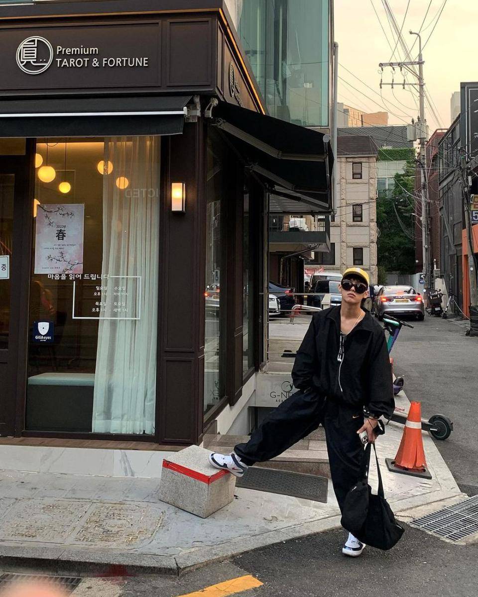 Choi Hyun Wook (instagram.com/_choiiii__)