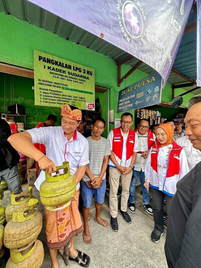 Direktur Utama Pertamina Nicke Widyawati jamin pasokan LPG di Bali aman, beliau mengingatkan masyarakat untuk aktif melakukan registrasi demi ketepatan distribusi LPG subsidi 3 Kg. (Dok. Pertamina)