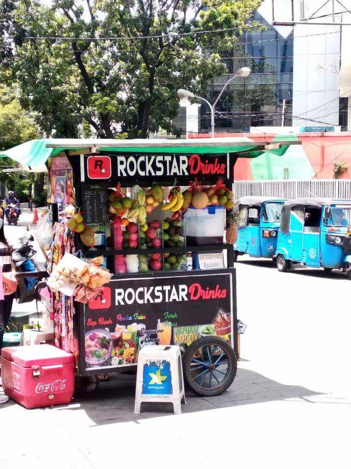 potret gimik penjual keliling (twitter.com/nocontextwarung)