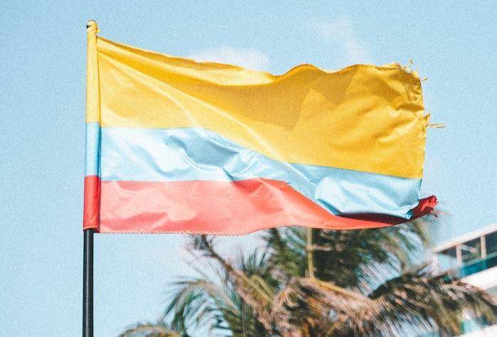 Bendera Kolombia (unsplash.com/Juan Nino)