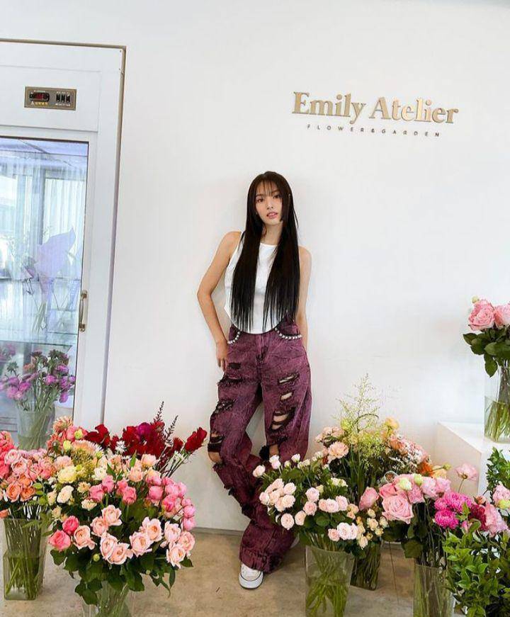 Potret OOTD ala Jini (instagram.com/jiniyxxn)