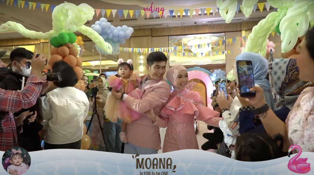 momen ulang tahun pertama Moana anak Ria Ricis dan Teuku Ryan (youtube.com/ricisofficial1795)