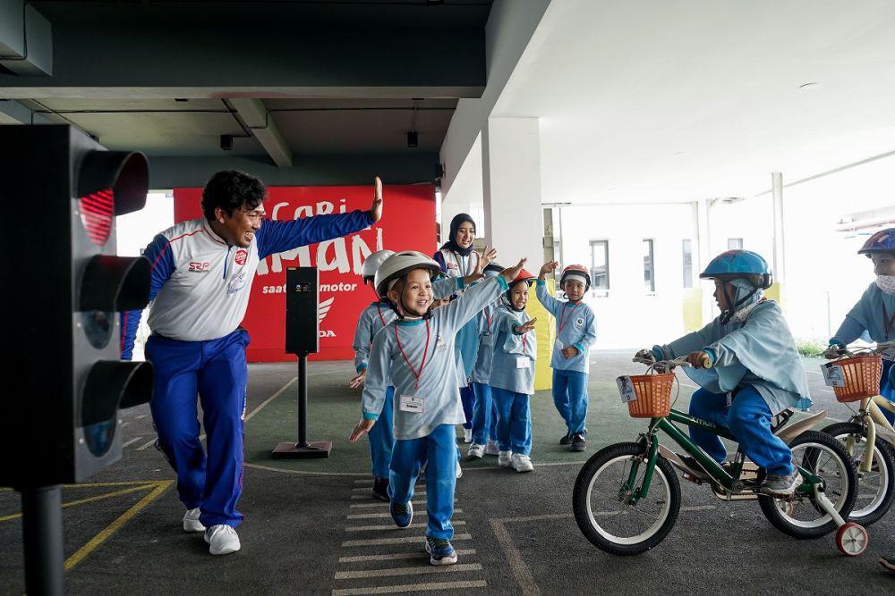 Honda Gelar Kemah Safety Riding Diikuti 36 Gen Z dari Berbagai Kota