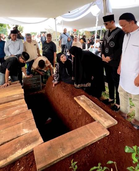 potret pemakaman Alm. Rizanno Azhar Pohan (instagram.com/agusyudhoyono)