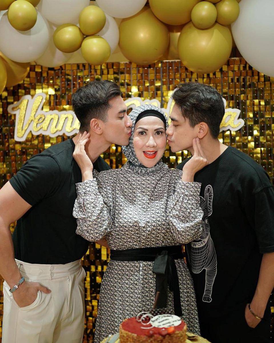 momen Verrell dan Athalla beri surprise untuk Venna Melinda (instagram.com/bramastavrl)