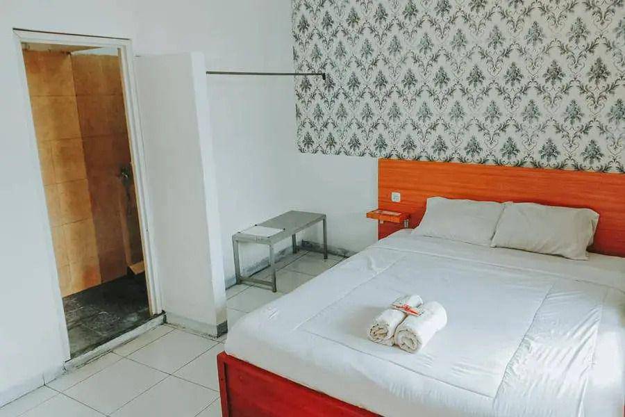 De Luck Homestay near Alun Alun Sidoarjo (reddoorz.com)