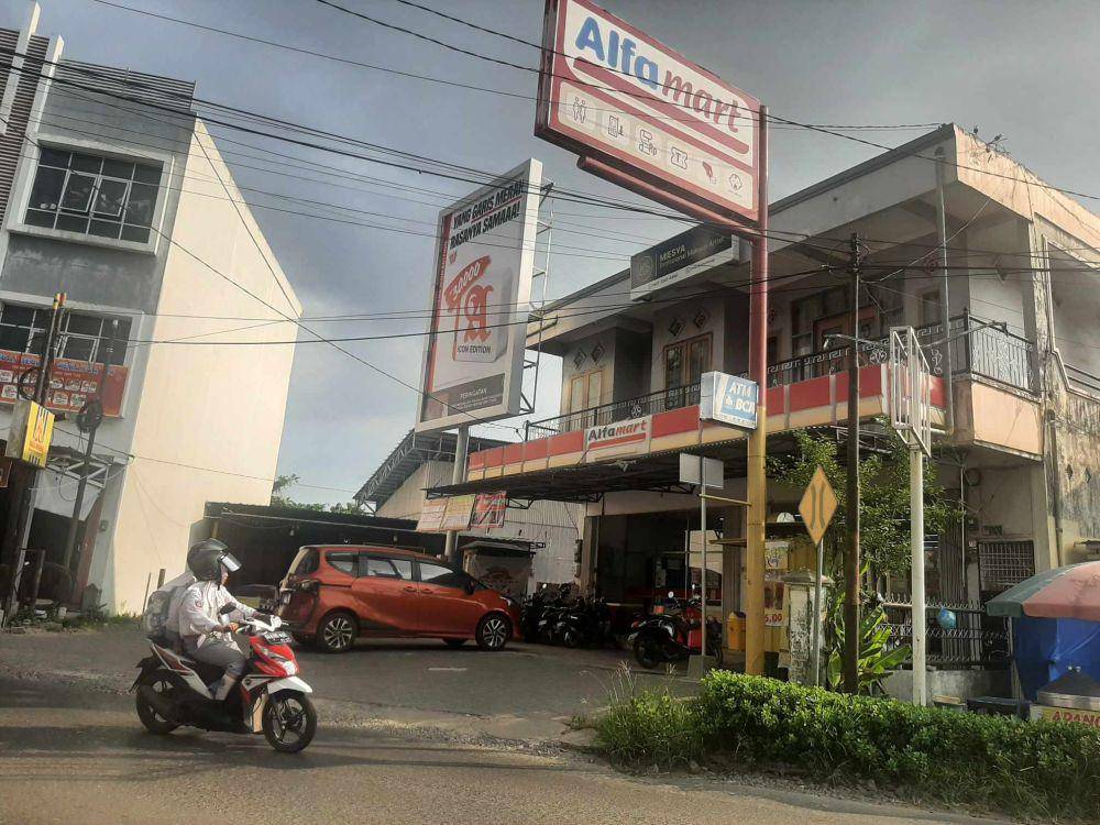 Salah satu ritel di Banjarmasin.