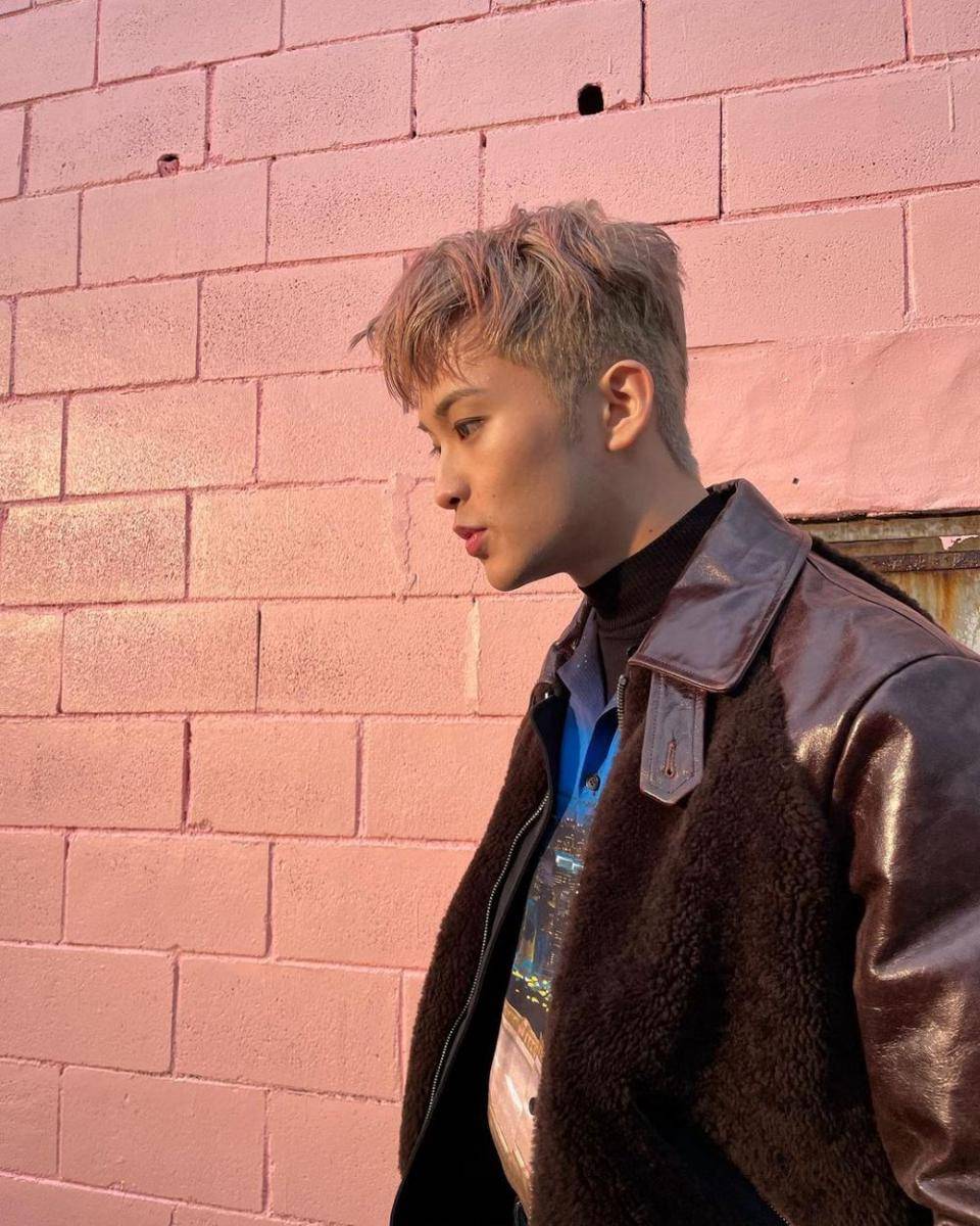 warna rambut ala Mark NCT (instagram.com/onyourm__ark)