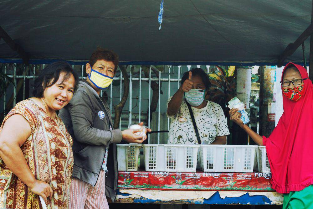 Penduduk lokal (unsplash.com/Adismara Putri Pradiri)