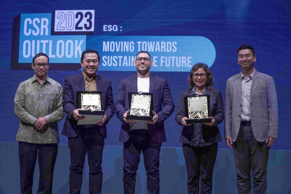 PT Pegadaian (Persero) berhasil memborong dua penghargaan sekaligus pada ajang bergengsi CSR Outlook 2023 yang berlangsung di Jakarta, pada Selasa (25/7). (Dok. Pegadaian)