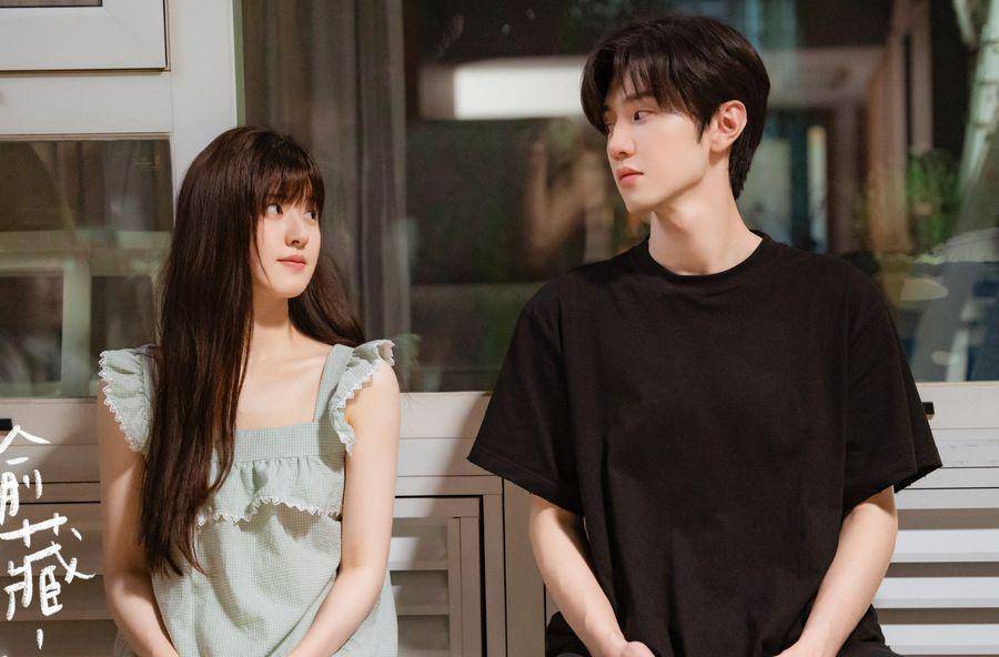 Mendampingi pasangan memberikan moral support (Twitter/YoukuOfficial)