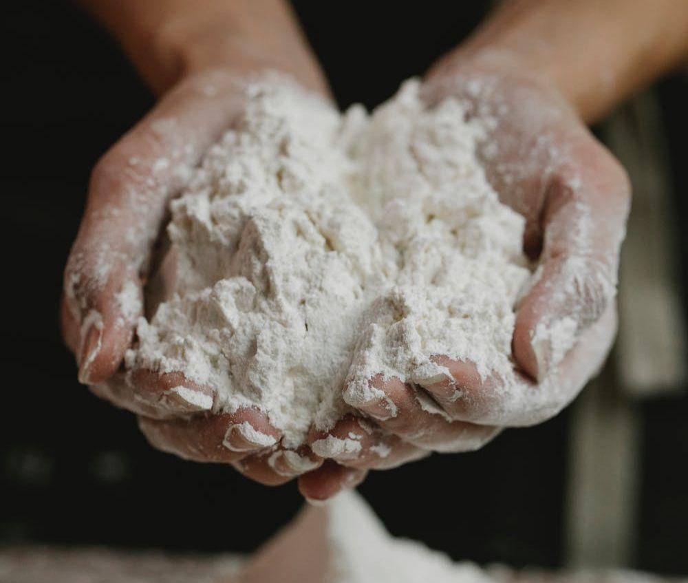 ilustrasi tepung terigu (pexels.com/id-id/@klaus-nielsen/)