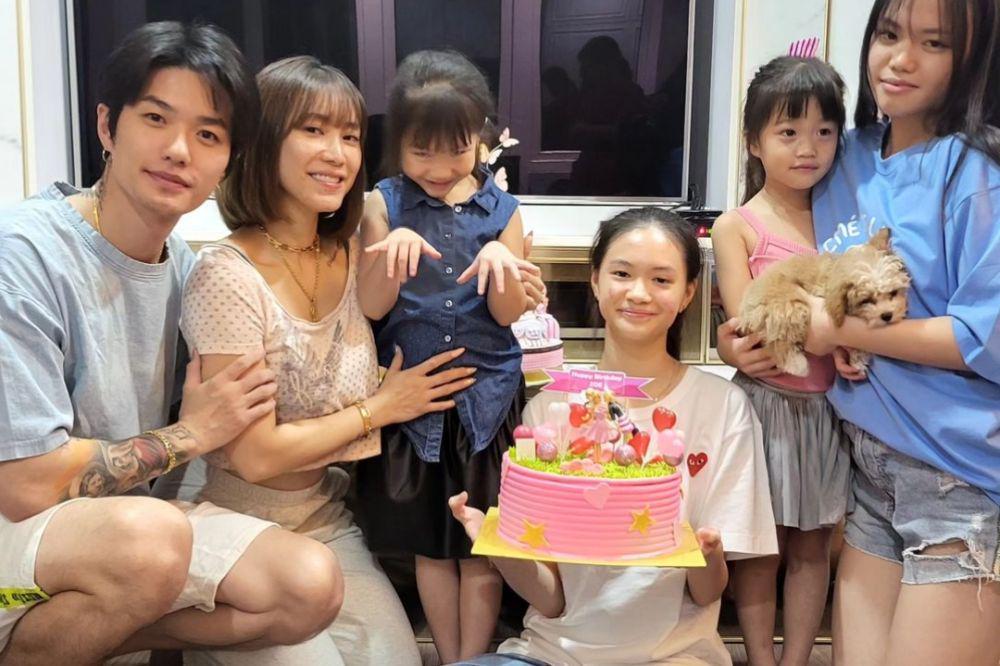 9 Momen Ultah ke-14 Anak Sambung Lee Jeong Hoon, Dapat Kue Barbie!