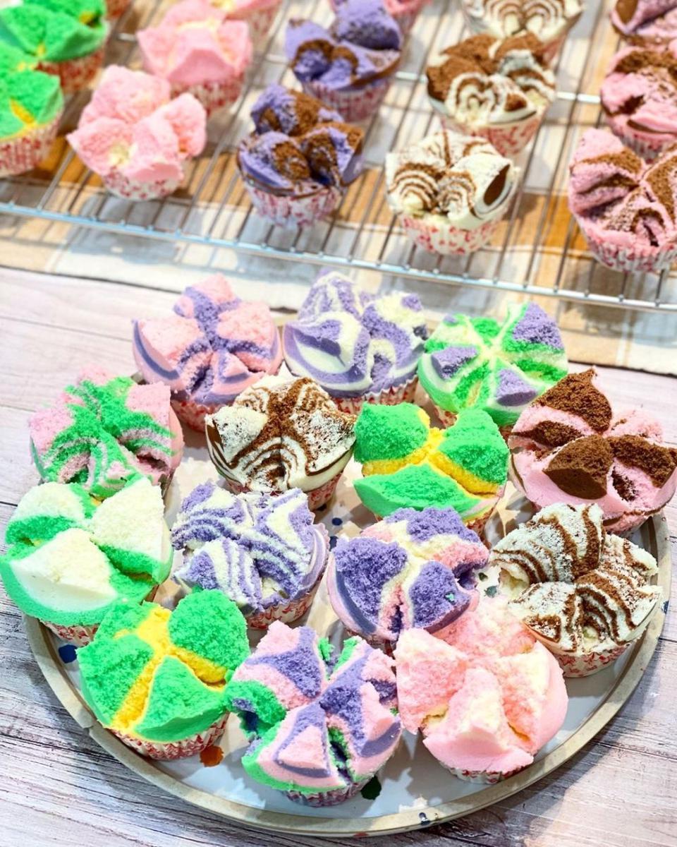Resep Bolu Kukus Mekar 1/2 Kg yang Lembut dan Warnanya Meriah