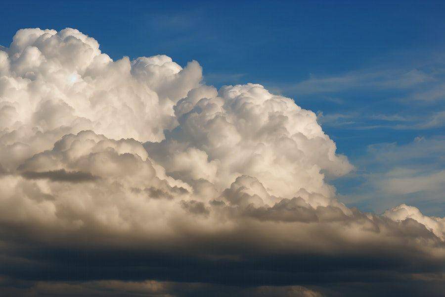 ilustrasi awan cumulonimbus (pexels.com/Ronaldo R&K)