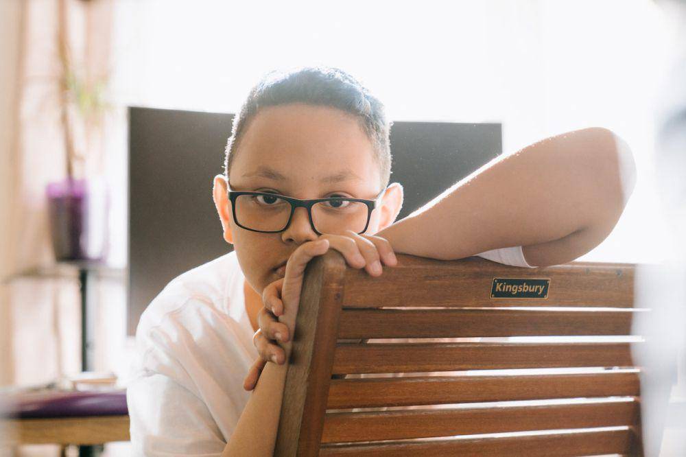 ilustrasi anak murung (pexels.com/cottonbro studio)