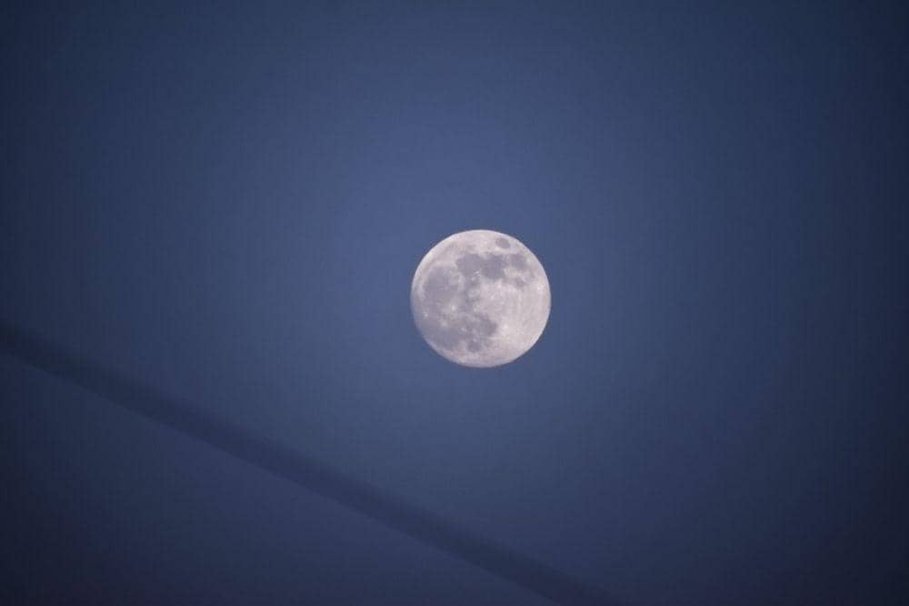 Cara mengamati Cold Moon 2025