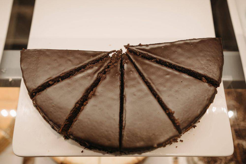 Flourless chocolate cake (pexels.com/Pavel Danilyuk)