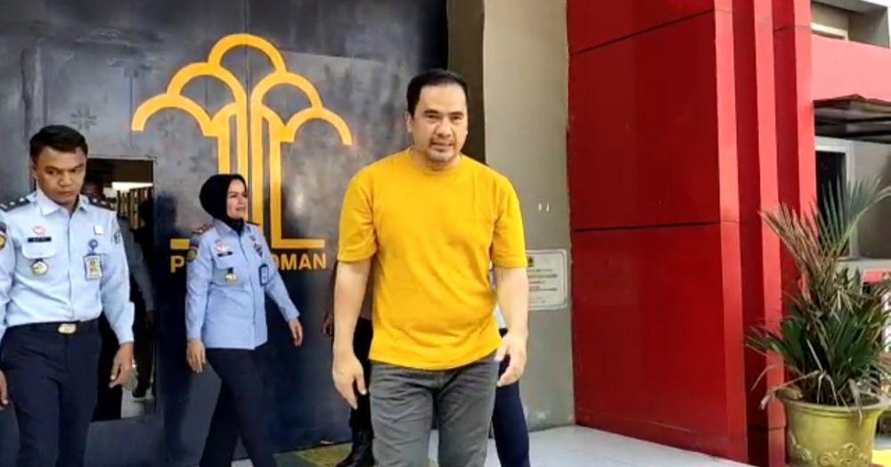 Syaiful Jamil Jenguk Lina Mukherjee Sambil Bawa Ayam Goreng