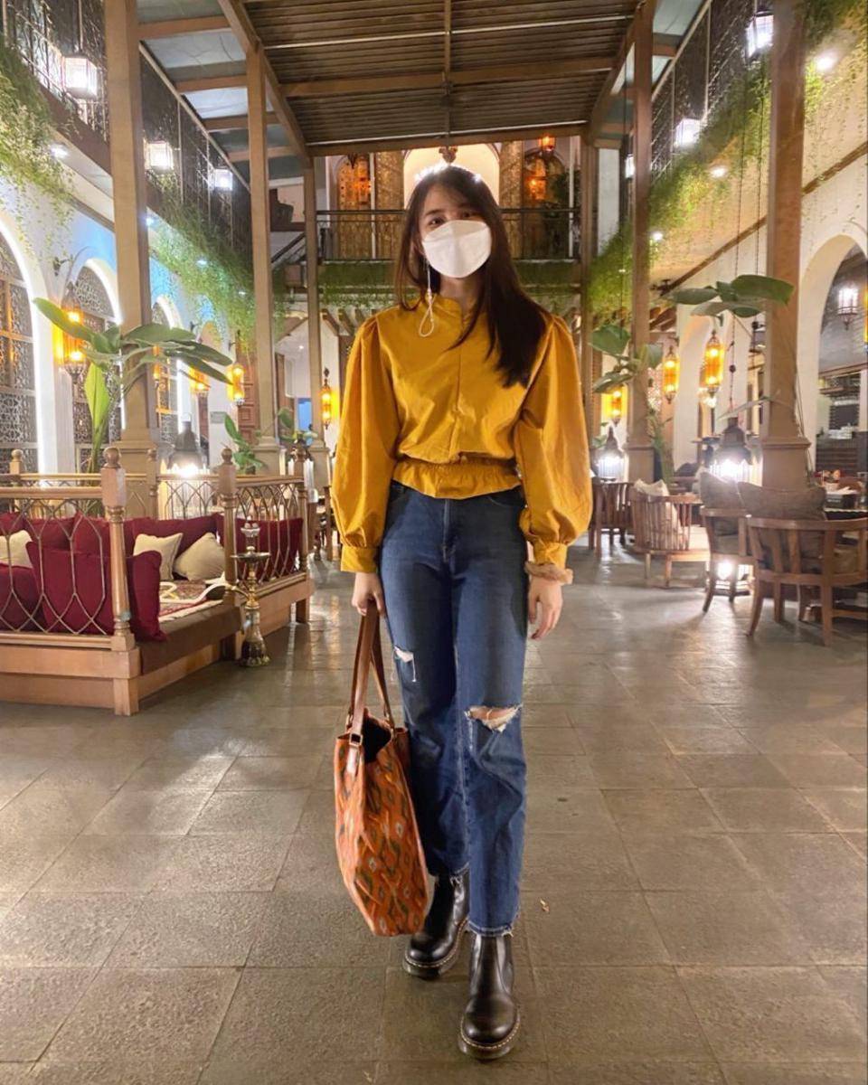 celana jeans Frieska (instagram.com/frieskatch/)