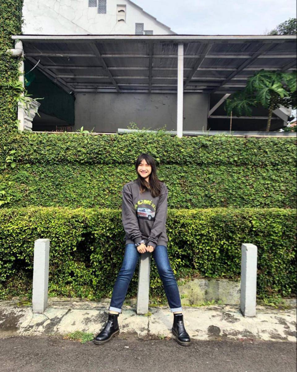 celana jeans Frieska (instagram.com/frieskatch/)