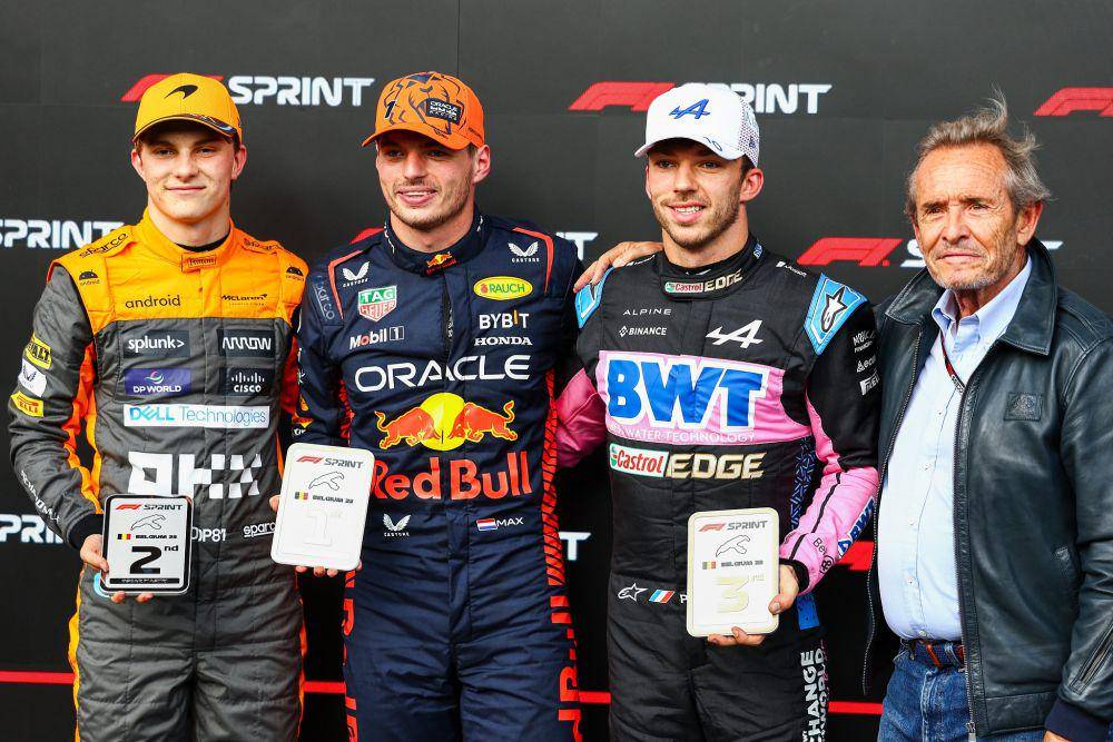Oscar Piastri (kiri), Max Verstappen (kedua dari kiri), dan Pierre Gasly (kedua dari kanan) (twitter.com/Formula 1)