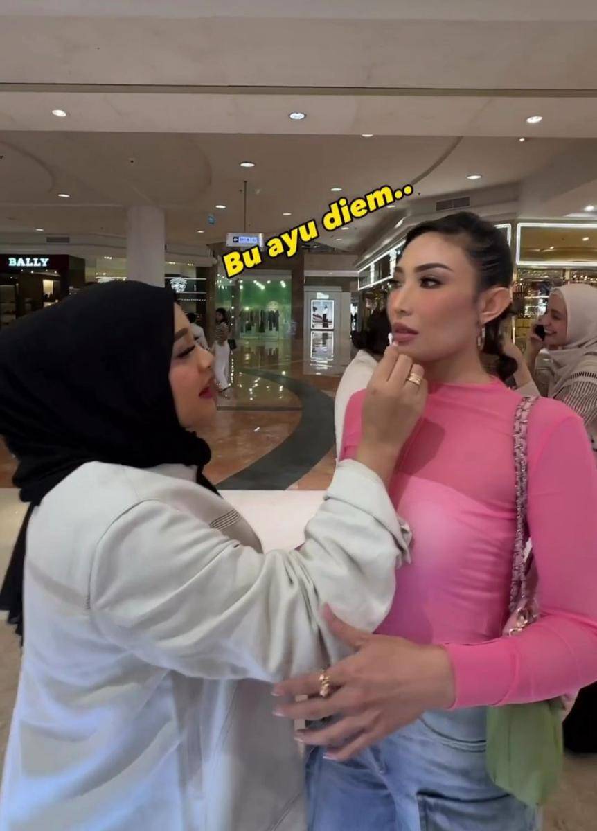 Ayu Dewi (instagram.com/mrsayudewi)