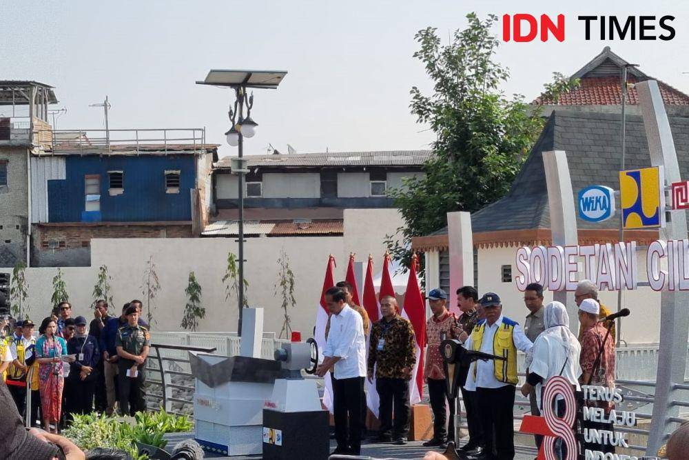 Presiden Jokowi resmikan Sodetan Kali Ciliwung, Senin (31/7/2023). (IDN Times/Ilman Nafi'an)
