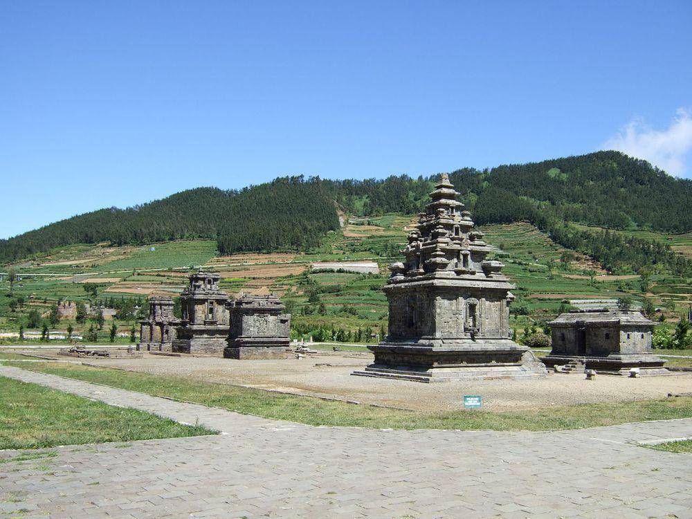 Dieng (commons.wikimedia.org/Midori)