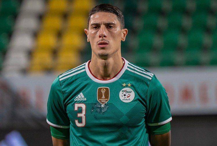 Mehdi Tahrat saat membela Timnas Aljazair (instagram.com/mehdi_tahrat5)