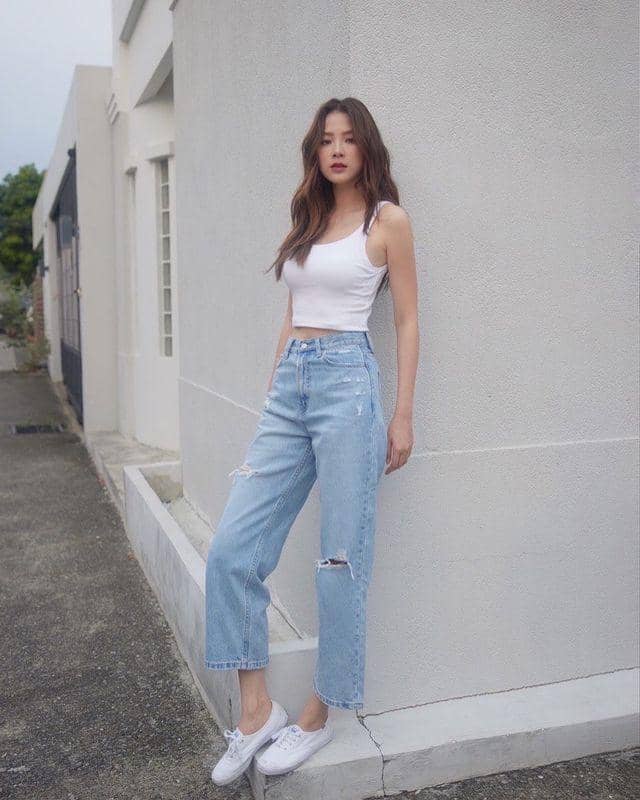 outfit Baifern Pimchanok (instagram.com/baifernbah)