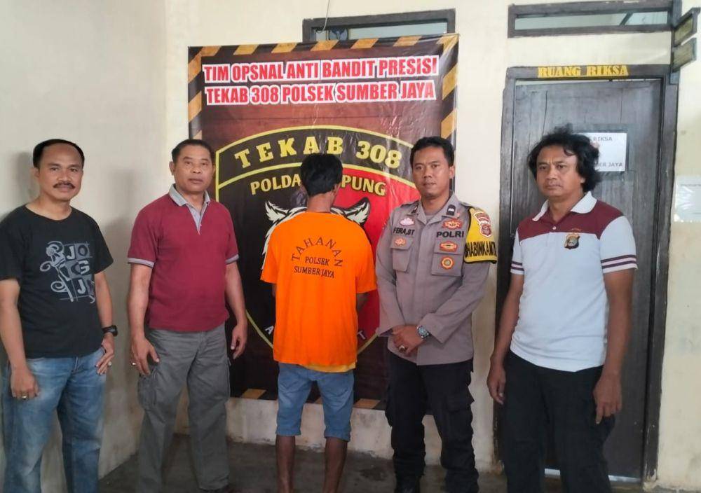 Penampakan AAR usai digelandang petugas Polsek Sumberjaya. (Dok. Polres Lampung Barat).