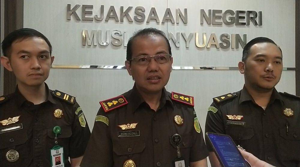 (Kajari Muba, Romy Rozali saat mengumumkan tersangka kasus korupsi PT MEP) IDN Times/istimewa
