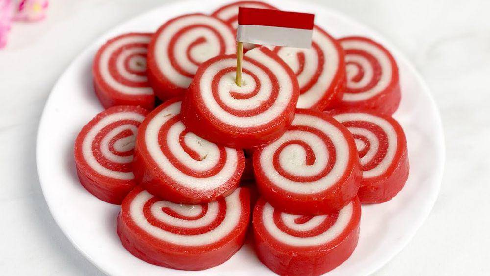 kue lapis gulung merah putih (youtube.com/Chalistaa Kitchen)