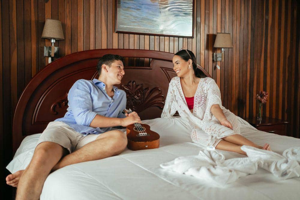 ilustrasi pasangan ngobrol (pexels.com/Iam Luisao)