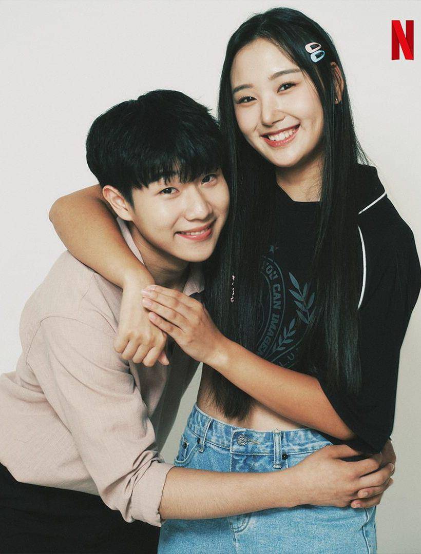 cast reality show Nineteen to Twenty (dok. Netflix/Nineteen to Twenty)